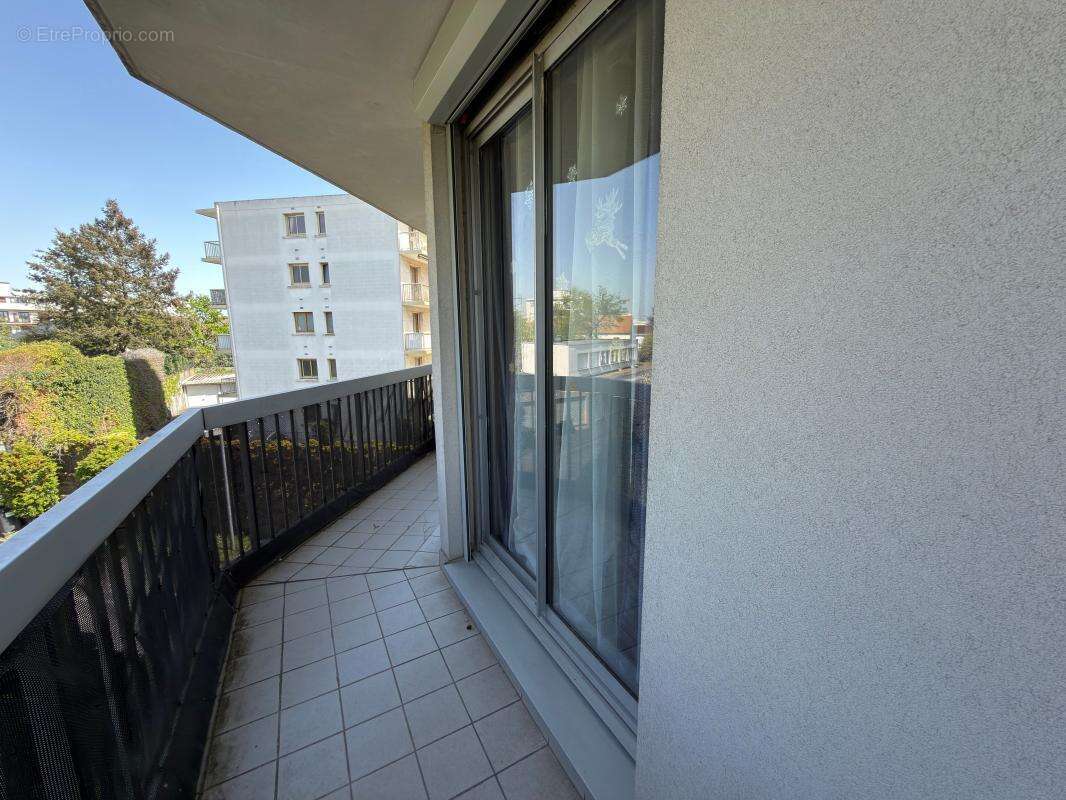 Appartement à SAINT-MAUR-DES-FOSSES