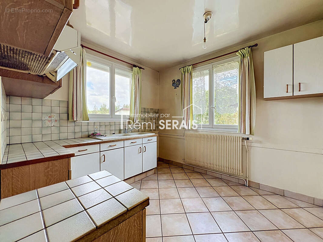 Exclusivité à Potigny : maison surélevée avec jardin et sous-sol - photo 4