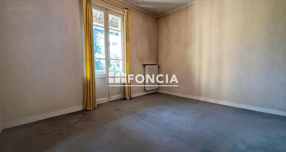 Maison de caractère de 186m2 et son terrain de 810m2 à Chambéry - photo 7