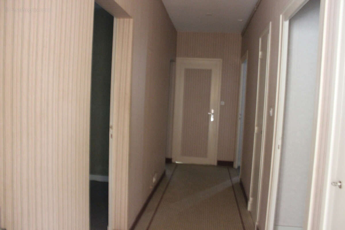 Appartement à SAINT-CYR-SUR-LOIRE