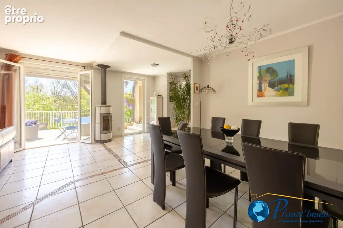 Maison individuelle de 233 m2 habitables avec terrain de 2100m2 arboré avec Piscine. - photo 2