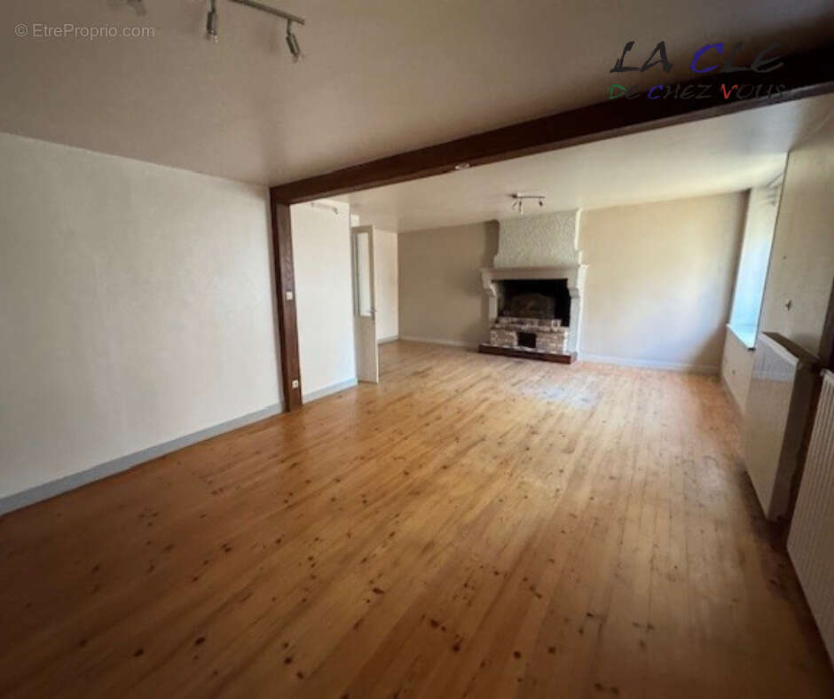 Maison à COULONGES-SUR-L'AUTIZE