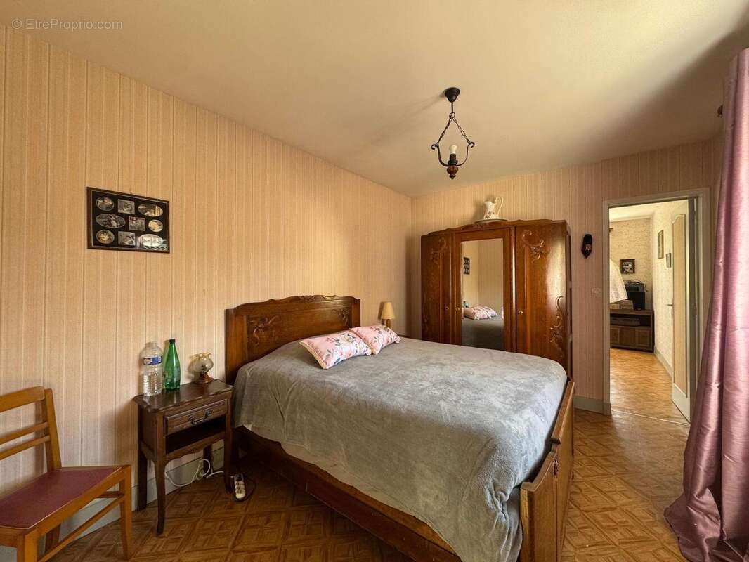   - Maison à THOUARS