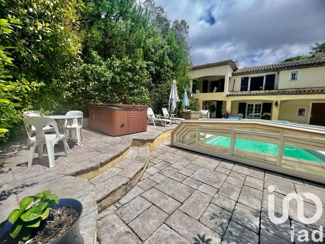 Photo 2 - Maison à LA GARDE-FREINET