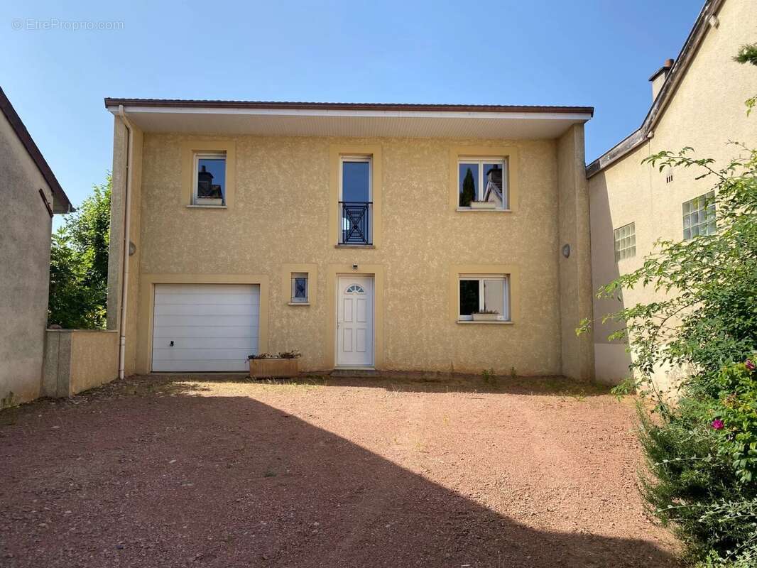 Maison à VITRY-EN-CHAROLLAIS