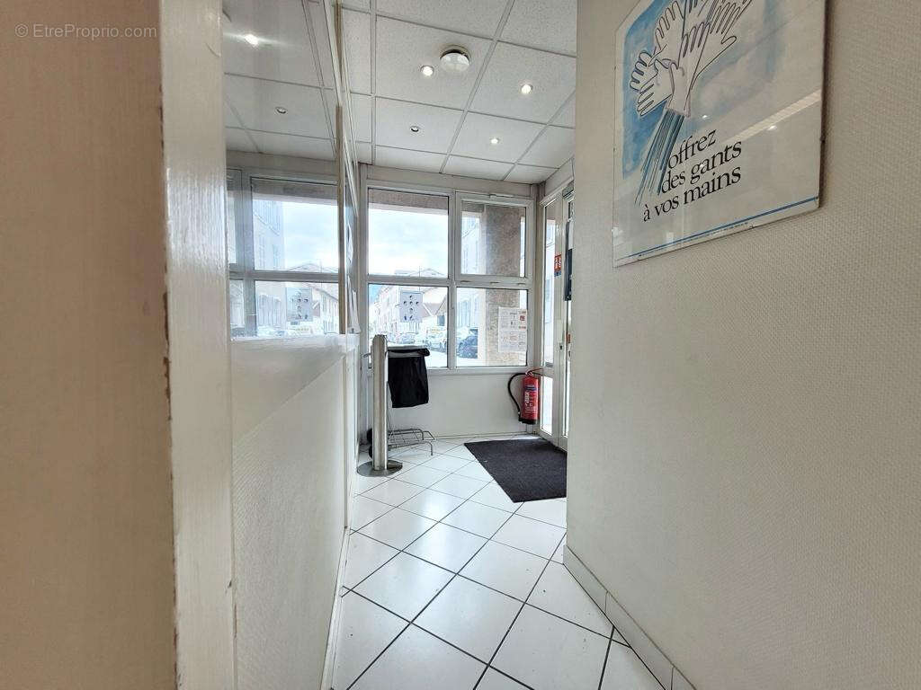 Commerce à VIZILLE