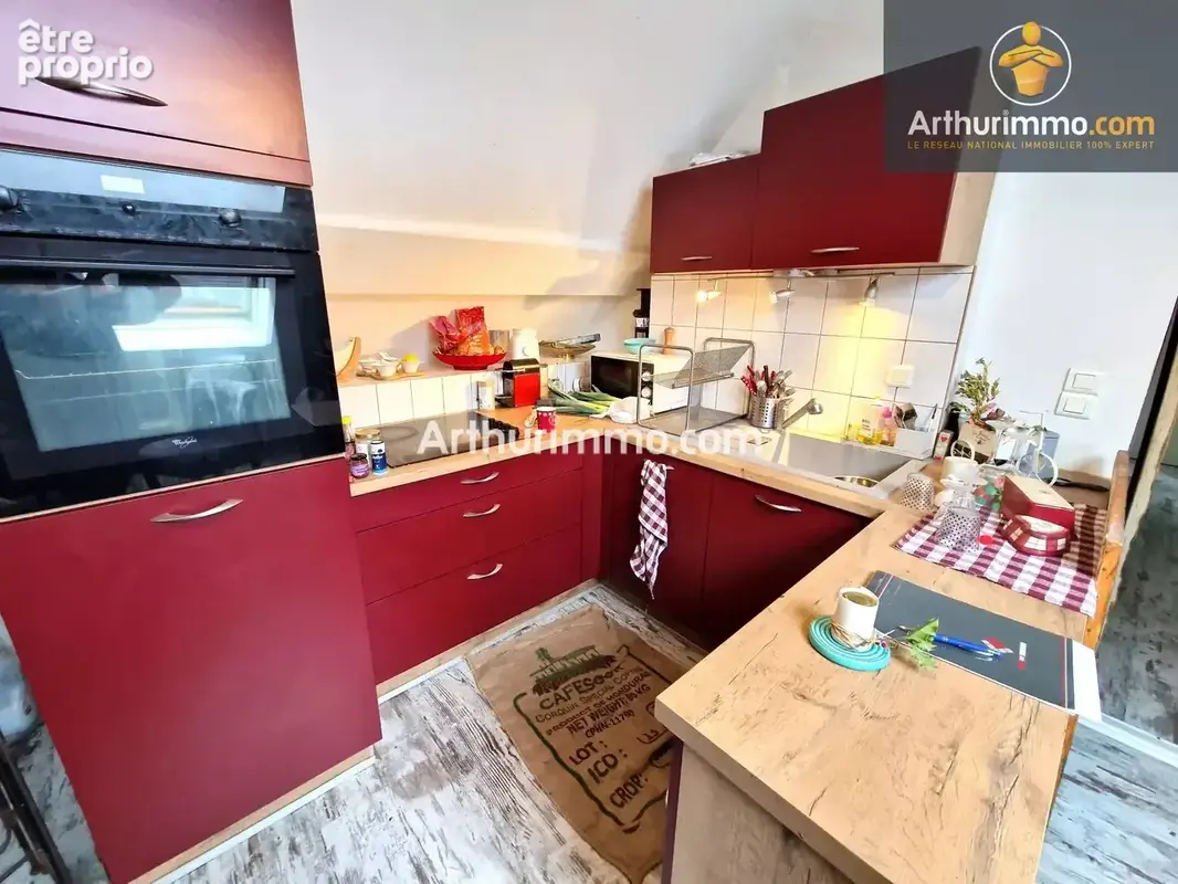 LONS-LE-SAUNIER (39 JURA), à vendre appartement sous combles centre-ville, 2 chambres, 65 m² au sol, très lumineux. - photo 4