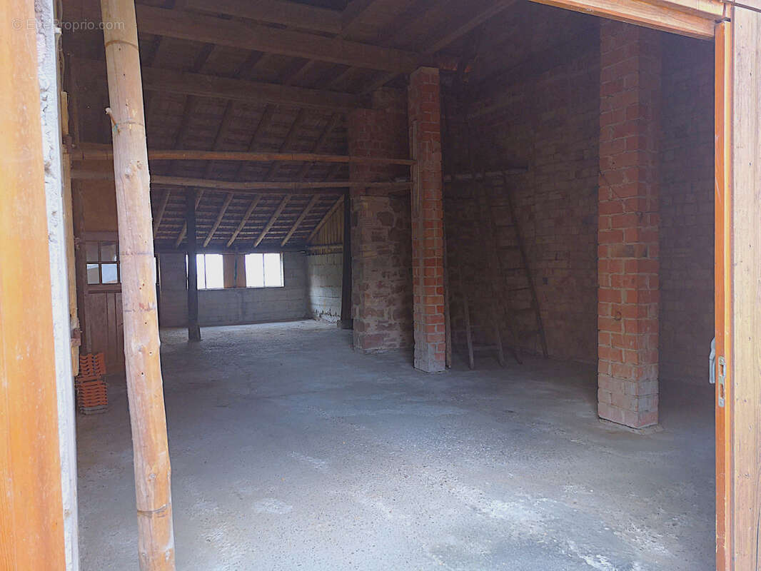 NOUVEAUTÉ À LAUBACH   Charmante maison avec magnifique grange sur 8,12 ares ! - photo 4