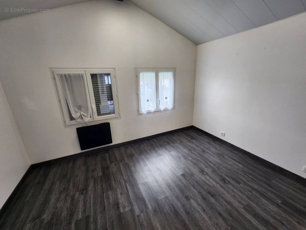 PARDIES, A VENDRE Maison 180 m² avec piscine et garage 50 m² - photo 3