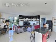 Commerce à LA VILLE-DIEU-DU-TEMPLE