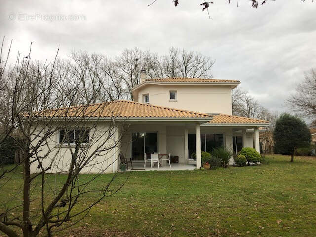 Maison à MARTIGNAS-SUR-JALLE