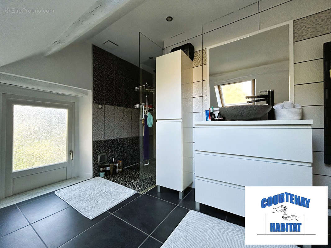 Maison à SAVIGNY-SUR-CLAIRIS