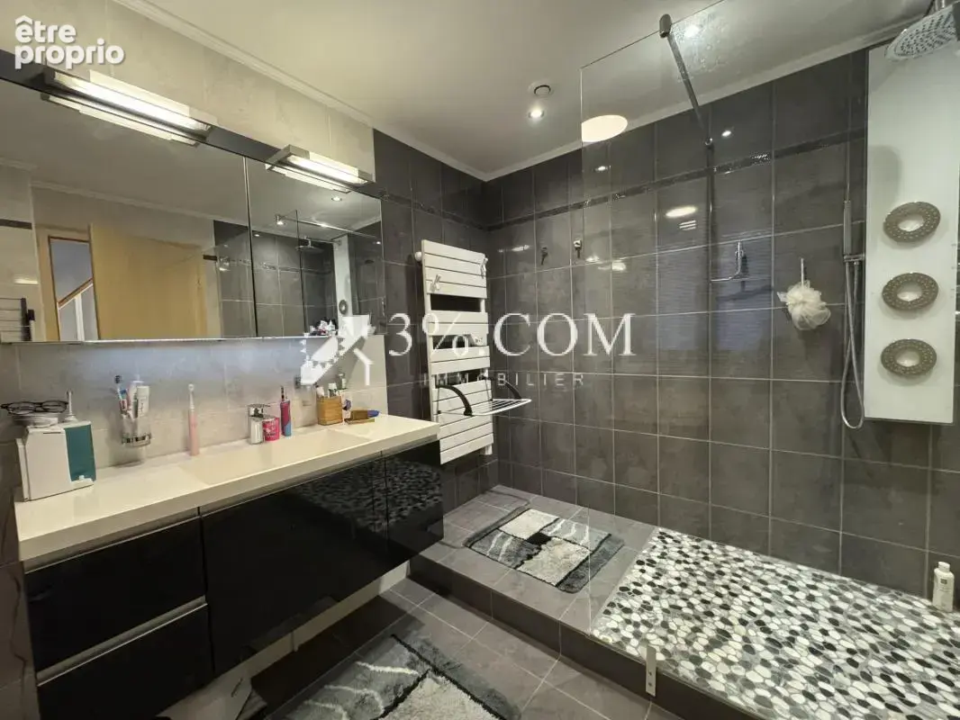 3%COM Beau triplex - 3/4 chambres- jardin- garage - parking - photo 4