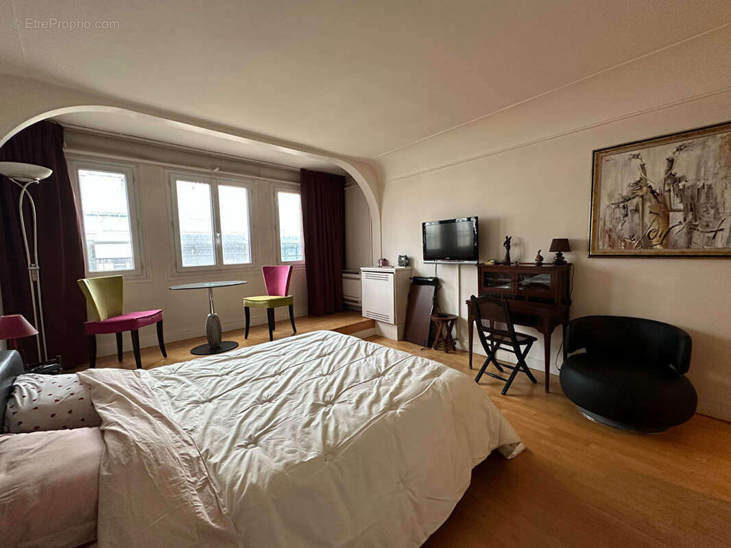 Paris 1er Rivoli 4 pièce(s) 107.5 m2, 5 -ème avec asc. superbe, vue 1580000€ FAI - photo 4
