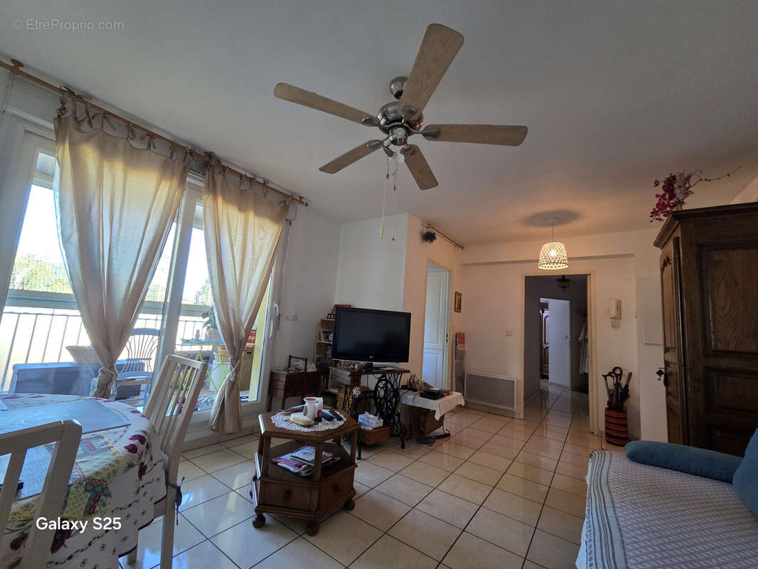 Appartement à SOLLIES-PONT