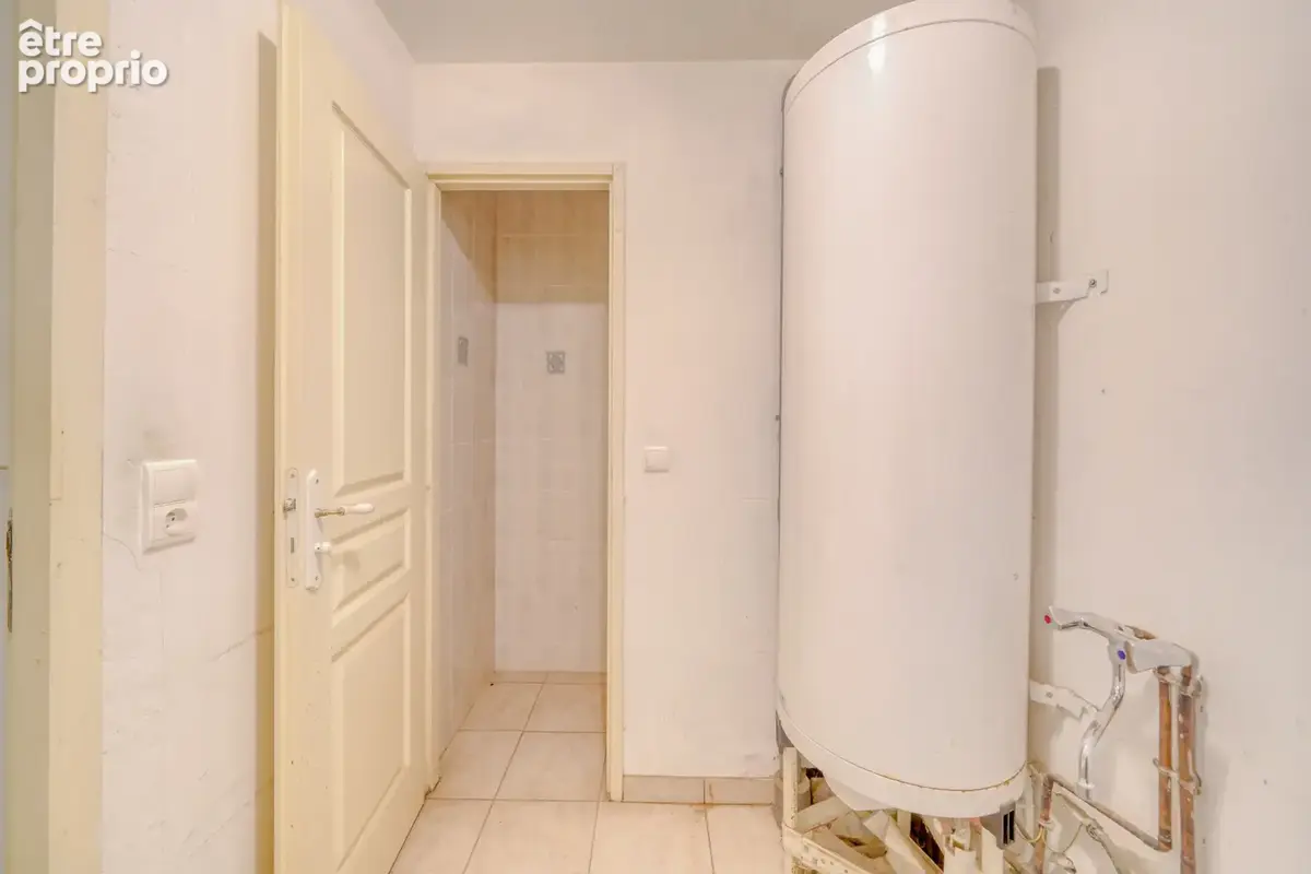 Bâtiment de 600m2 sur parcelle de 1000m2 - photo 7