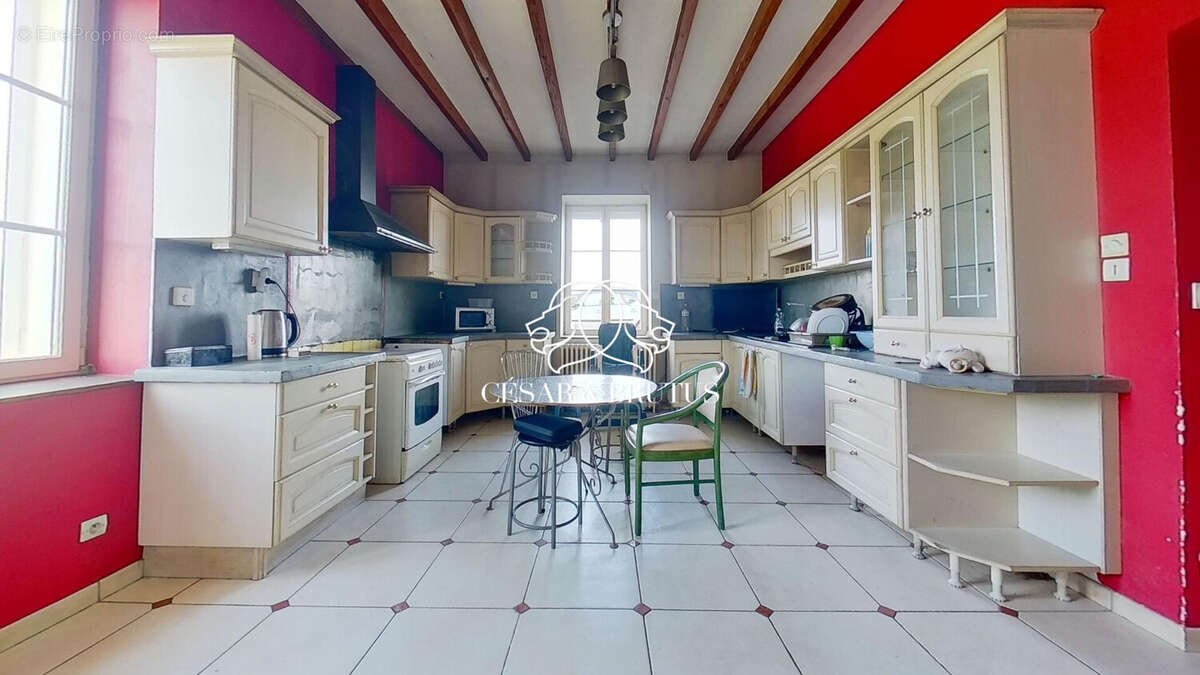 Maison à GREZIEU-LA-VARENNE