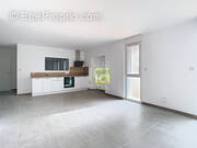 Appartement à SAINT-MACAIRE-EN-MAUGES