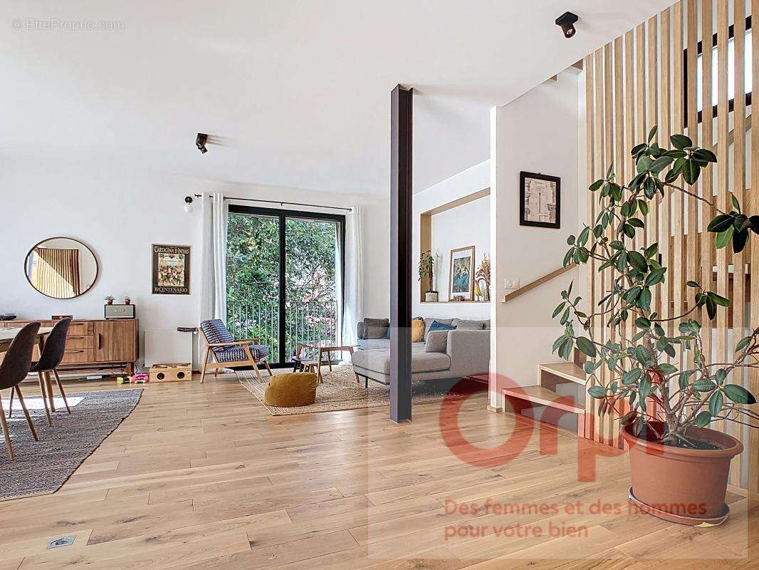 Maison à ISSY-LES-MOULINEAUX