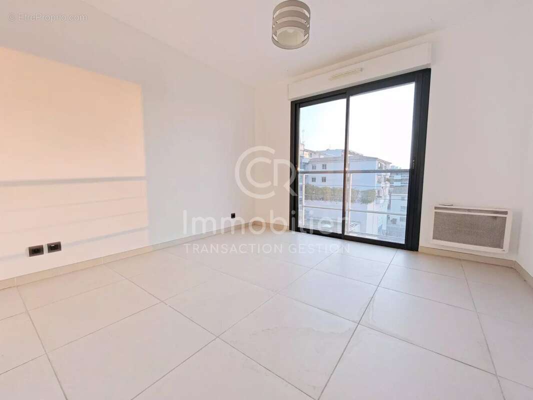 Dernier etage t3 70 m² - residence 2013 - plages 300m - photo 4