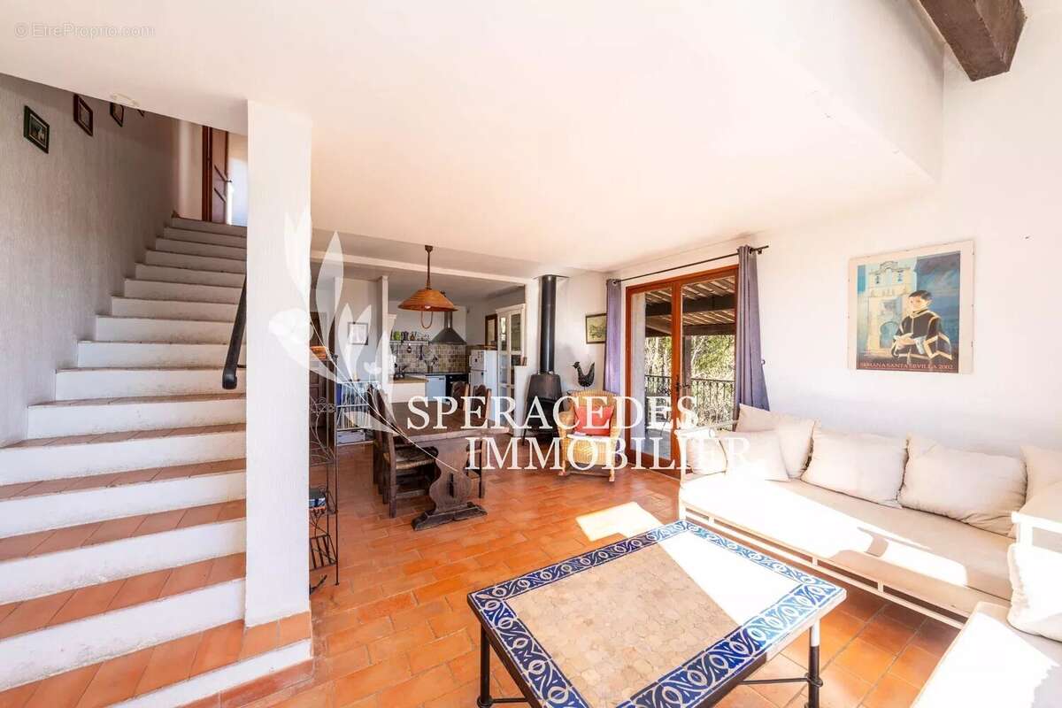 Maison à SPERACEDES