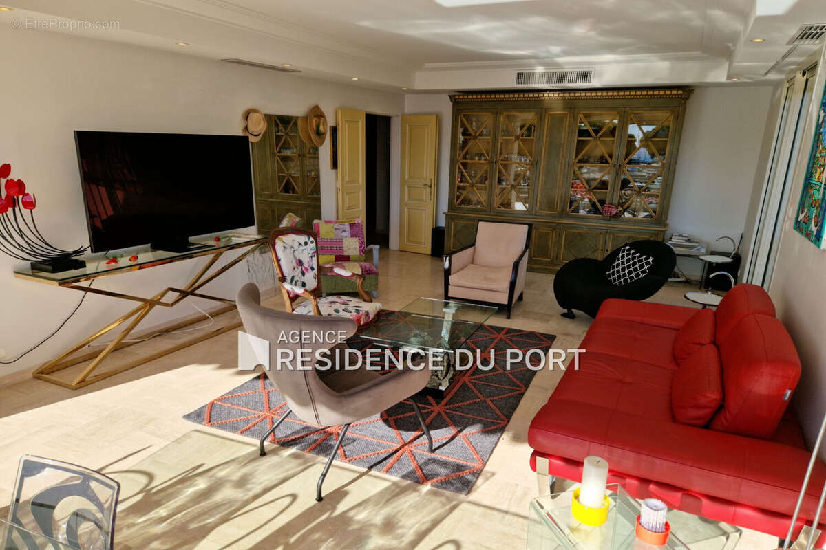 Appartement à MANDELIEU-LA-NAPOULE