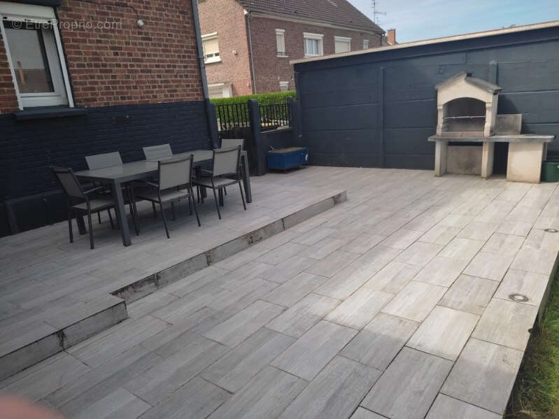 Maison à COURRIERES