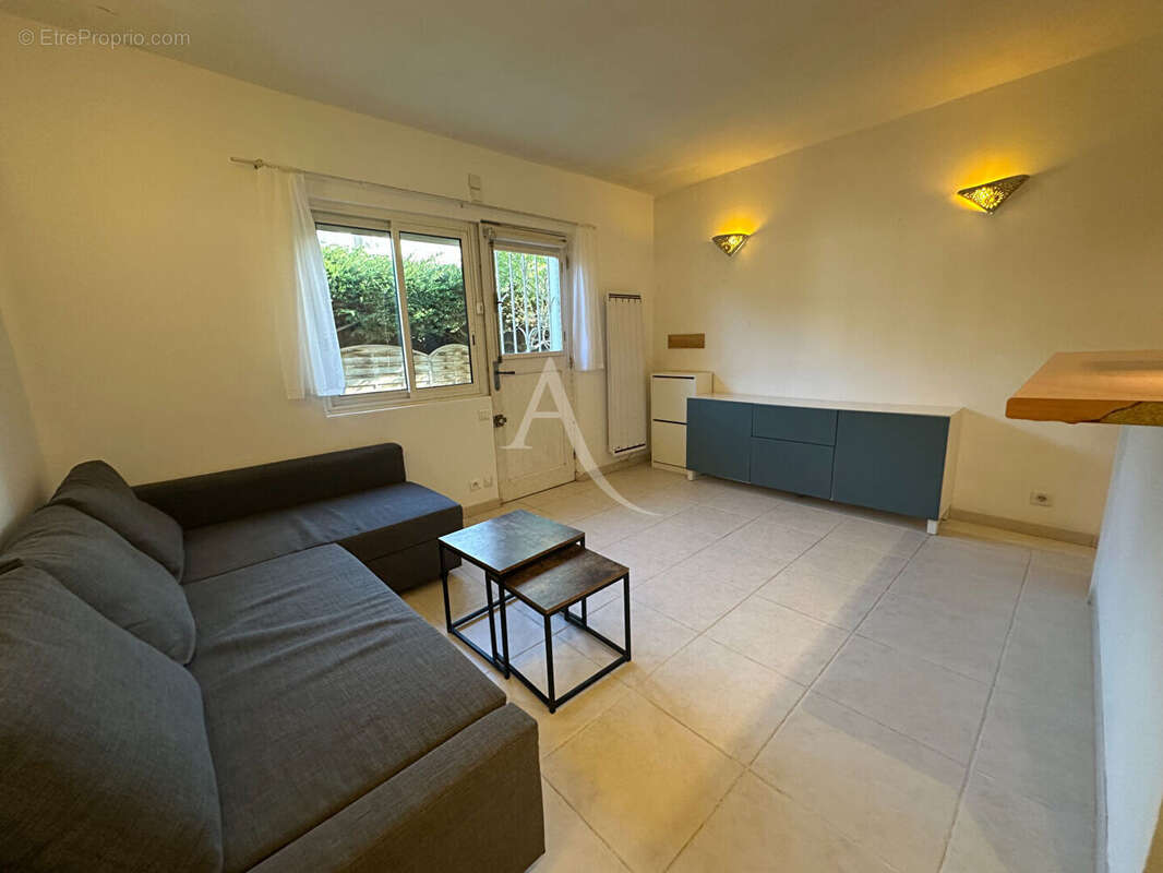 Appartement à CARQUEIRANNE