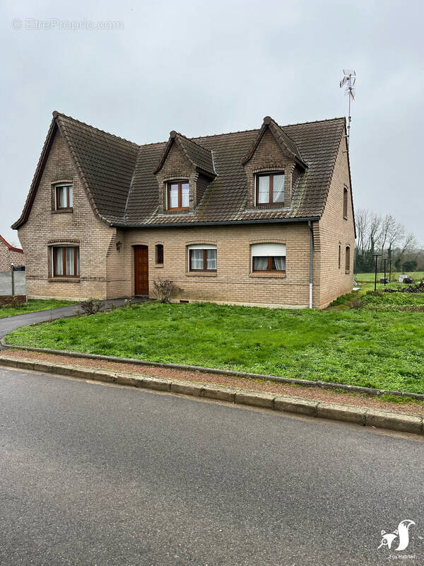 Maison à CREVECOEUR-SUR-L&#039;ESCAUT