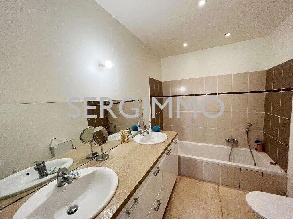 Appartement à MONTAUROUX