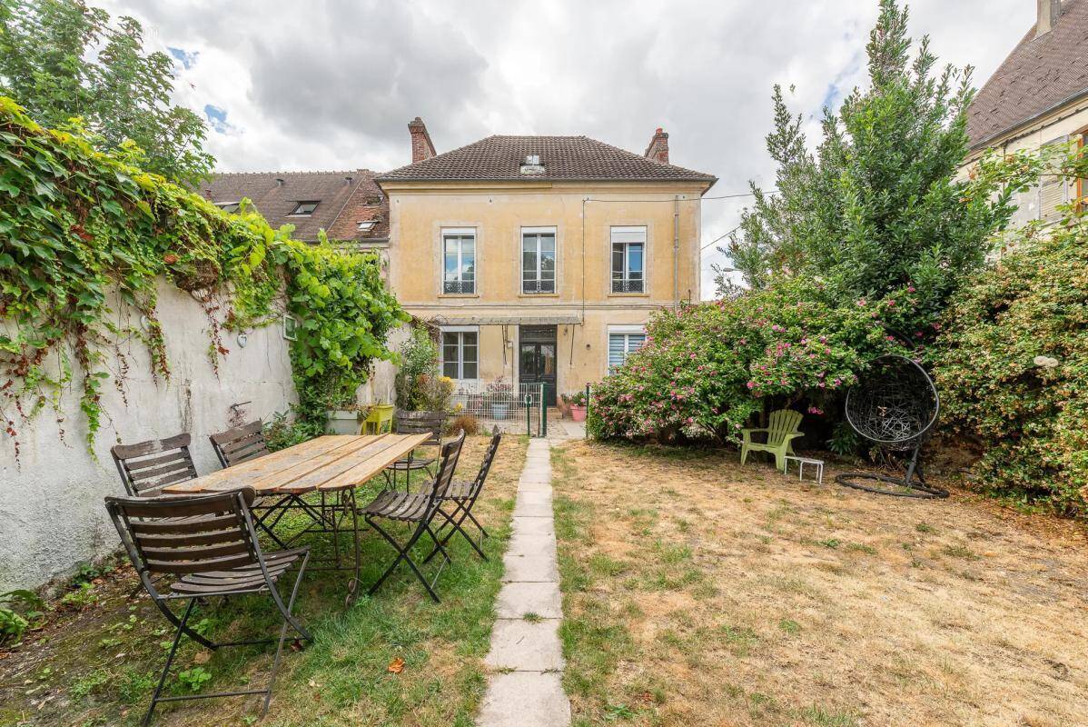 Maison à FAREMOUTIERS
