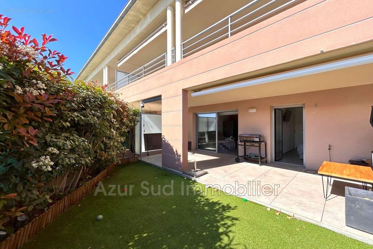 Appartement à VALLAURIS