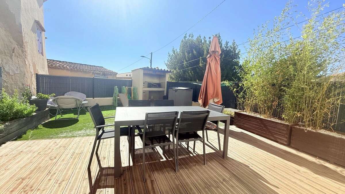 Maison à POURRIERES