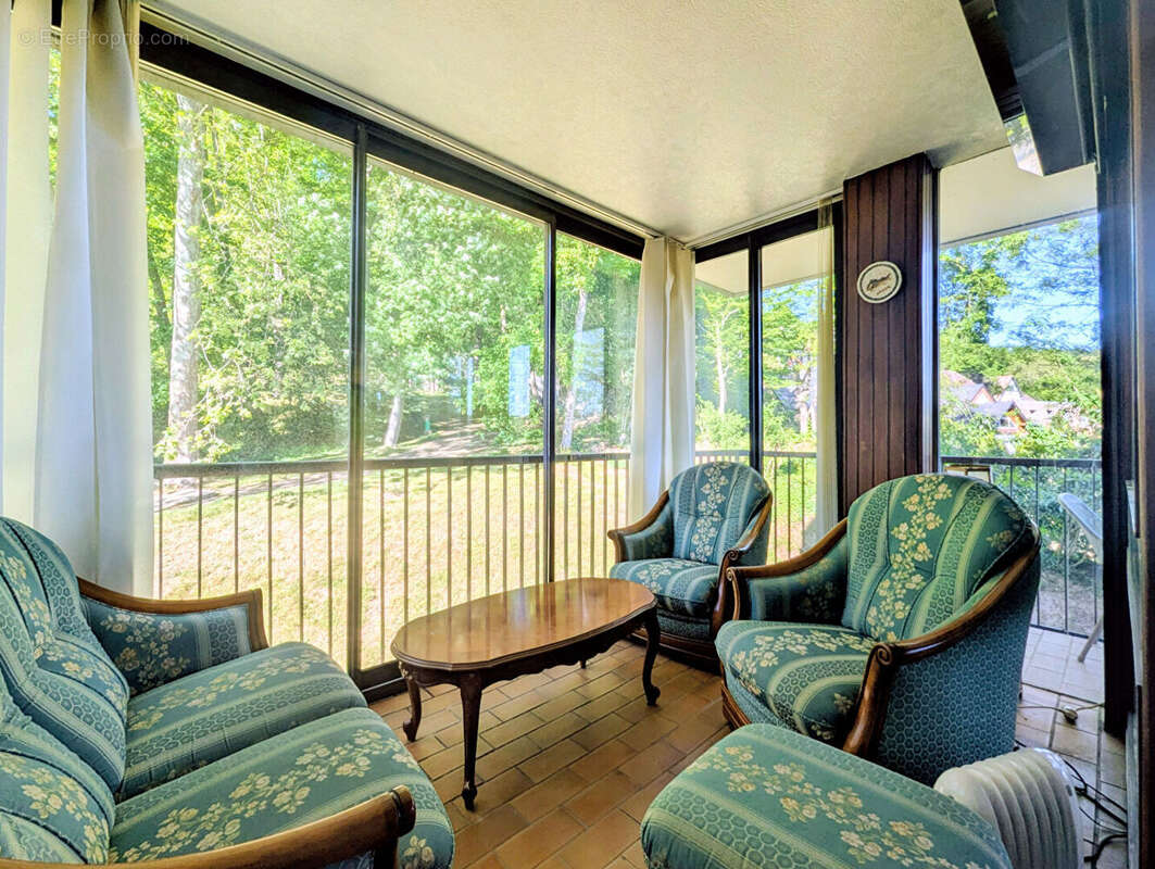 Appartement à JOUY-EN-JOSAS