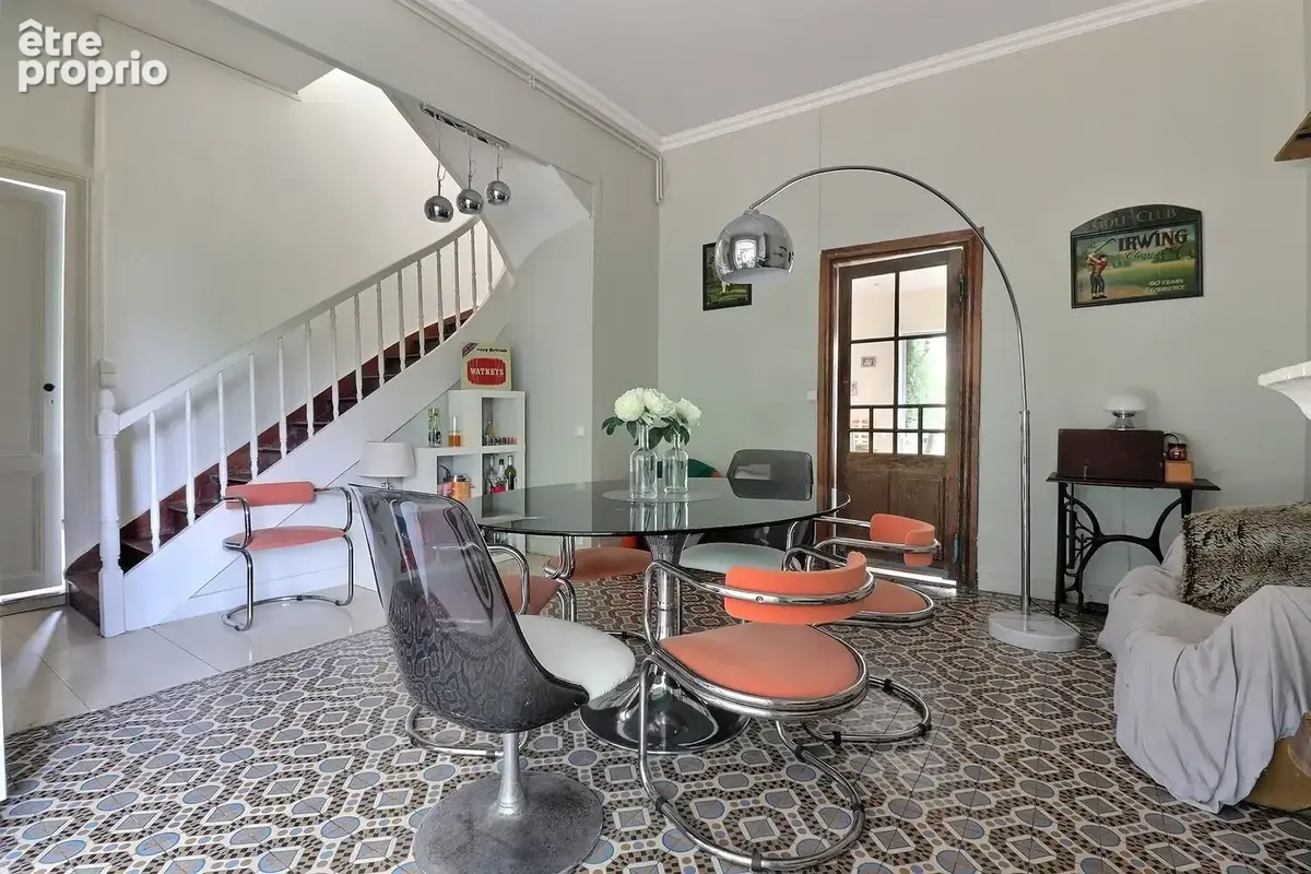 Maison 6 pièces - 166 m² - Piscine - photo 2