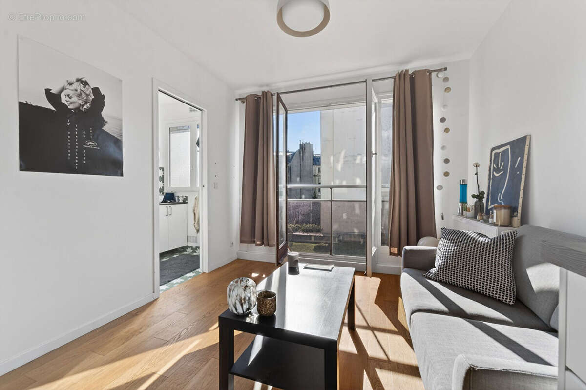 Appartement à PARIS-11E