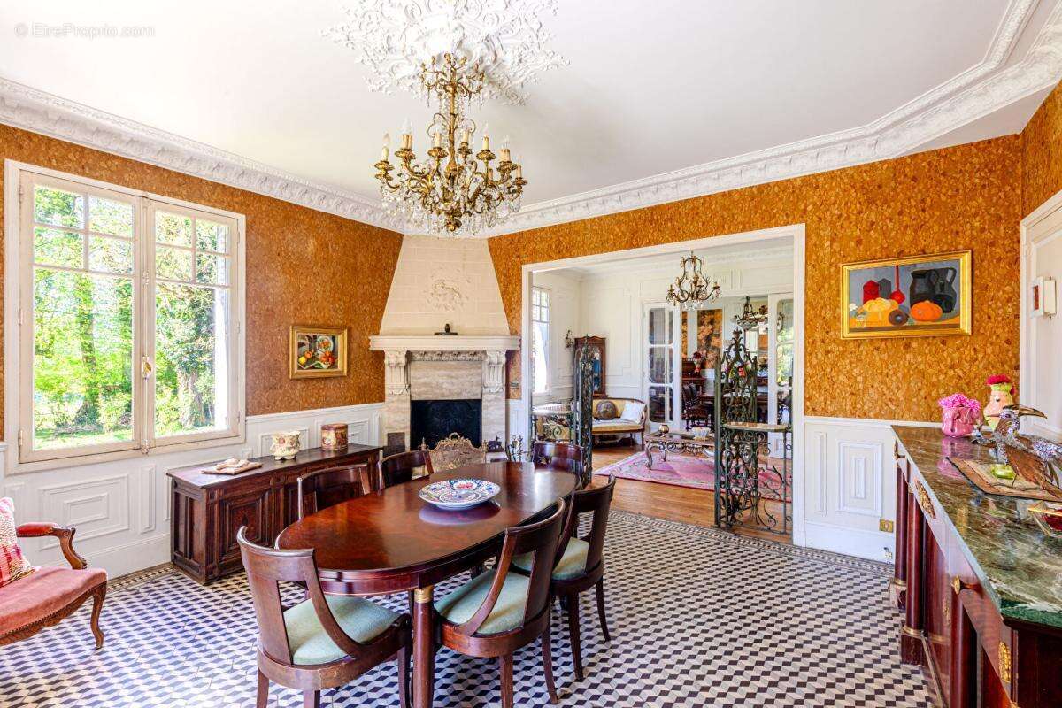 Maison à NOAILLES