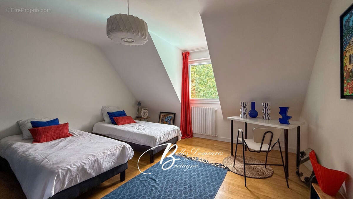 A vendre belle contemporaine avec piscine et terrain constructible à 900m d'une superbe plage, Finistère sud - photo 17