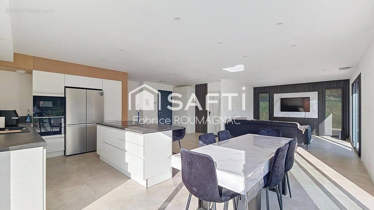 Photo 1 - Maison à LESPIGNAN