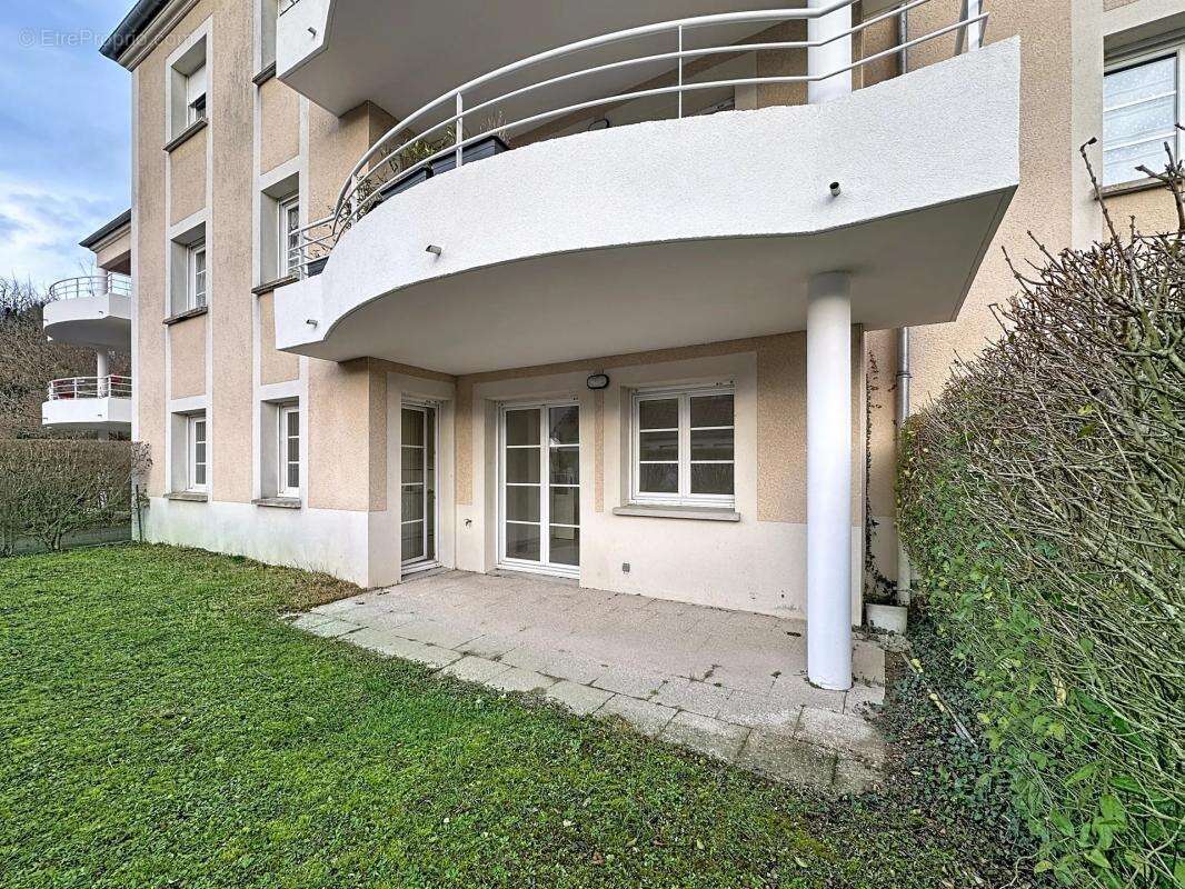 Appartement à PARON