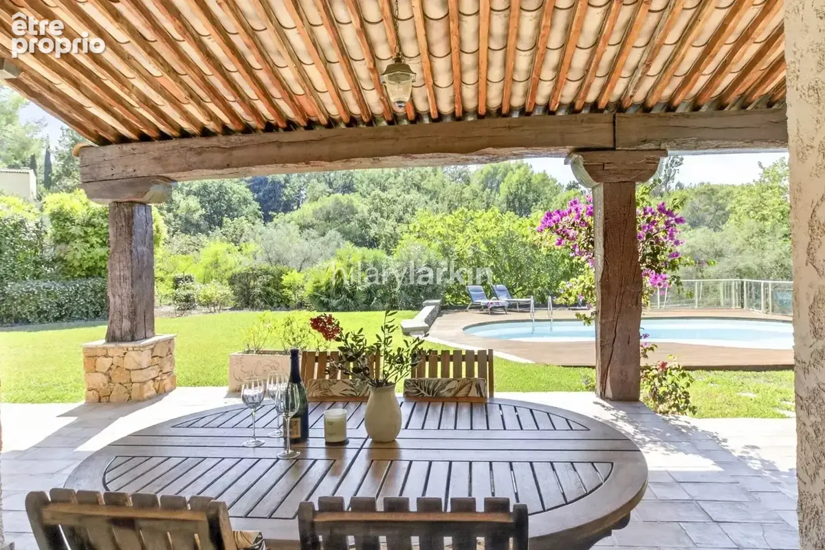 Villa plain-pied avec mazet en pierre et piscine – À pied du village de Mougins - photo 3