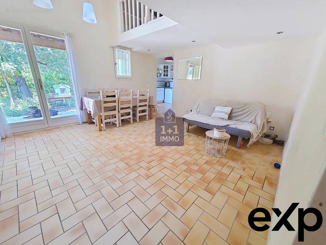 Maison à TOURRETTES