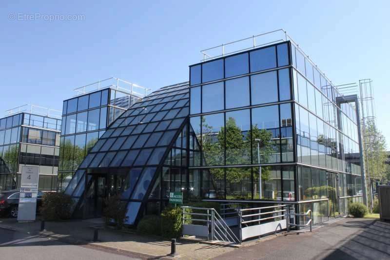 Commerce à ROISSY-EN-FRANCE