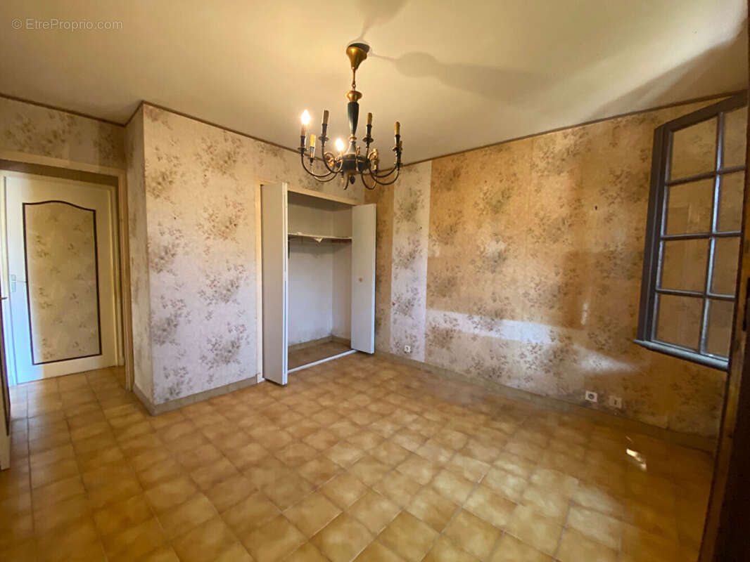 A VENDRE La Seyne Sur Mer Fabregas, VILLA  4 pièce(s) 111.5m2 de plain pied  AVEC GARAGE ET JARDIN - photo 13