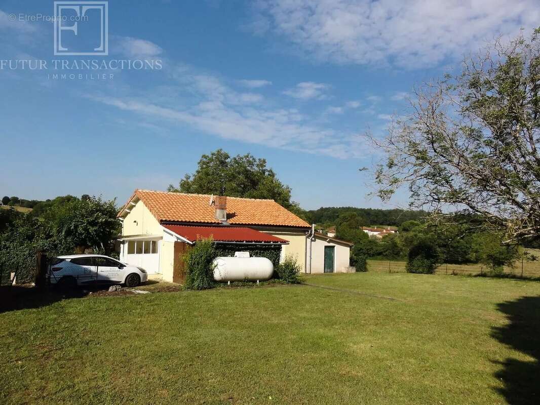 Maison à BOURDEILLES