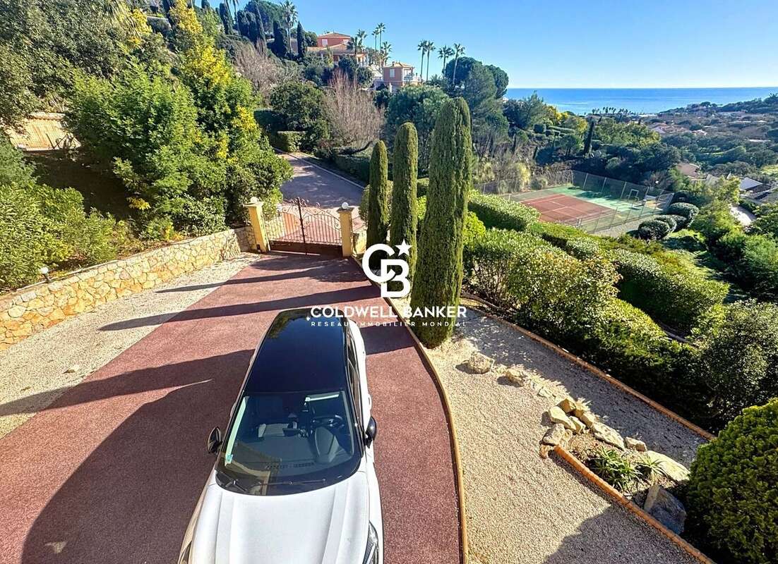 Maison à LES ISSAMBRES