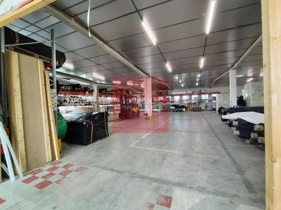 Les essarts le roi (78) - vente entrepôt 953 m² - photo 5