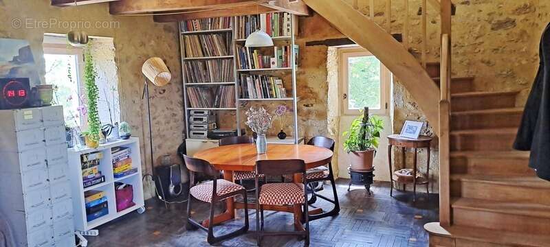 A vendre ARCAMBAL (46) Maison 6 pièces de 144m² habitables - Terrain 841m² - photo 2