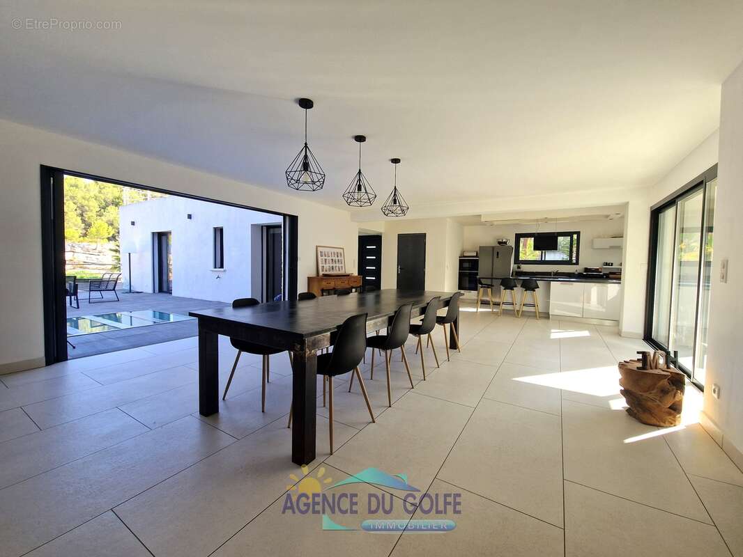 Villa contemporaine T 5 avec piscine sur 1792 m² de terrain - photo 8