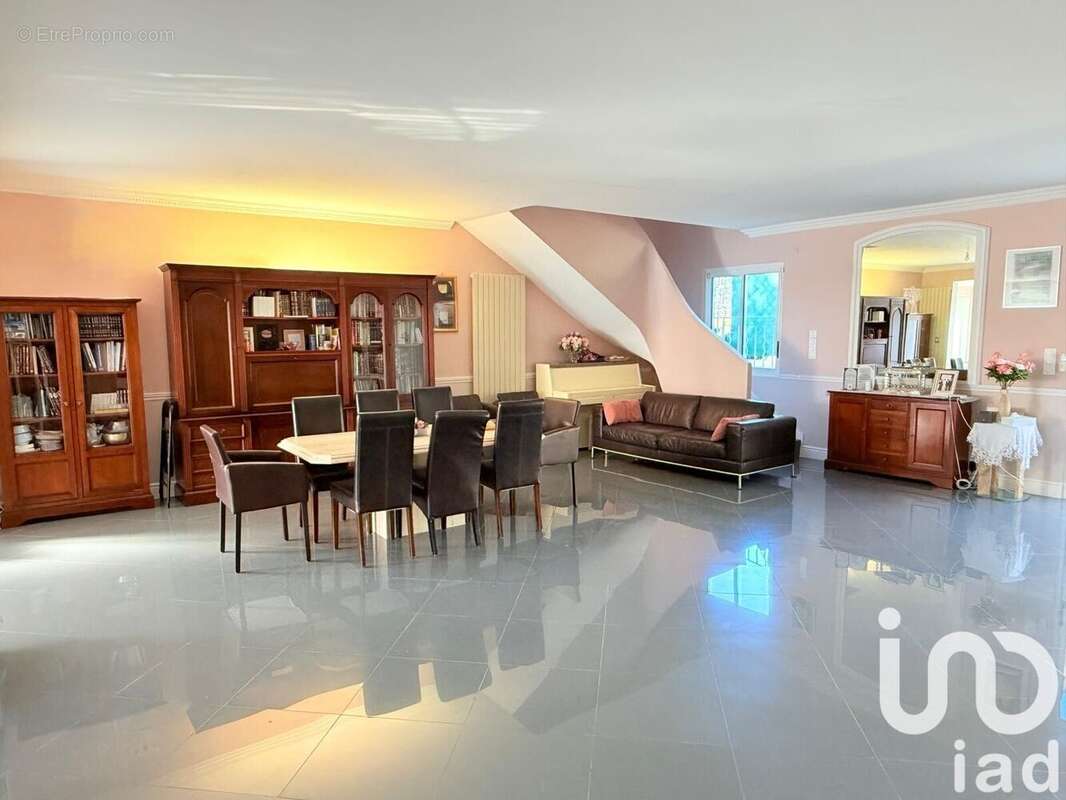 Photo 2 - Maison à SARCELLES